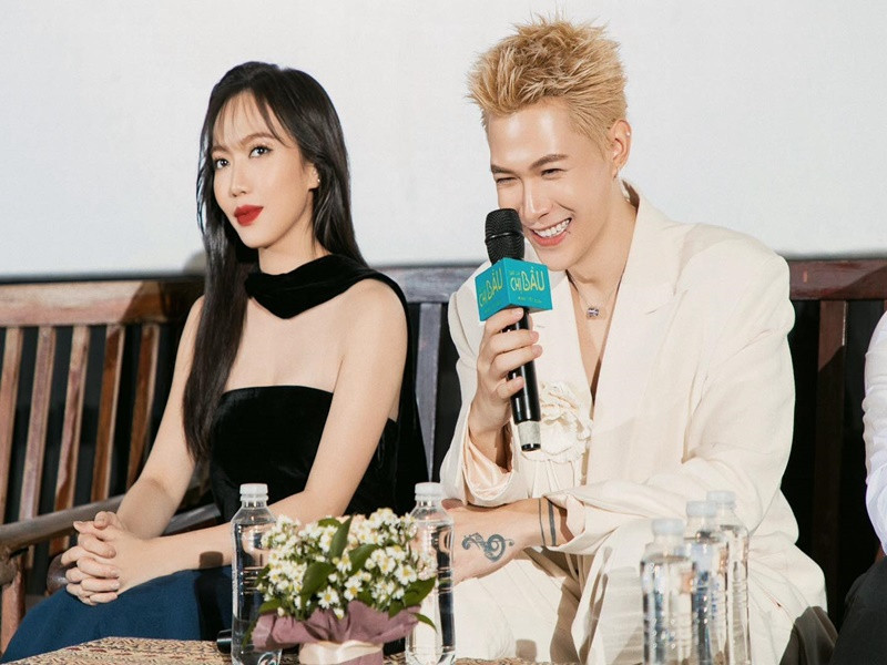 Cũng trong năm 2024, Anh Tú ra mắt phim Gặp lại chị bầu đóng cùng Diệu Nhi. Ảnh: FB Anh Tú.