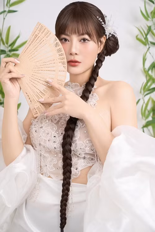 Tháng 3/2024, diễn viên Thanh Hương xác nhận hôn nhân với chồng doanh nhân tan vỡ sau 10 năm. Trong cuộc phỏng vấn với Vietnamnet tháng 10/2024, Thanh Hương tiết lộ, chồng cũ của cô đã có bạn gái, còn phía nữ diễn viên vẫn độc thân.