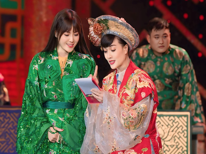 1 năm qua, Thanh Hương miệt mài hoạt động nghệ thuật. Cô đóng phim Người một nhà và Hoa sữa về trong gió, tham gia Táo quân 2025.