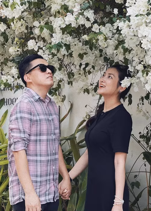 Lam Trường thường xuyên tặng quà cho Yến Phương. Tháng 6/2024, Yến Phương khoe được chồng mua cho xe hơi hơn một tỷ. Ảnh: FB Yến Phương.