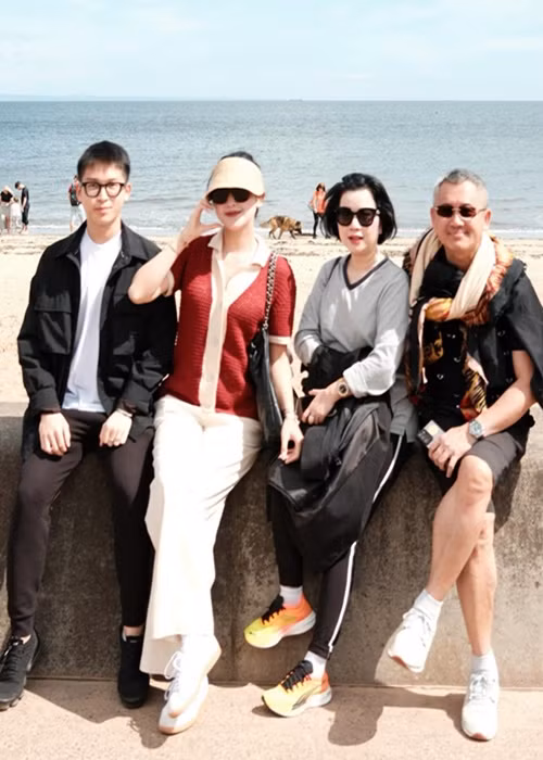 Huyền My hiện tại kinh doanh, hoạt động trong showbiz.