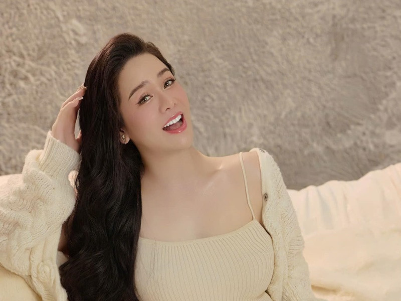 Nhật Kim Anh liên tục vướng tin đồn thất thiệt. Cách đây không lâu, cô phủ nhận đã sinh con thứ hai.