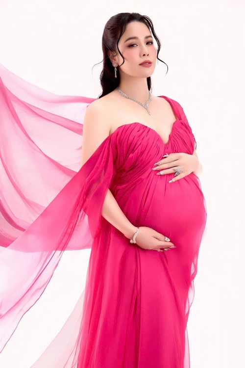 Còn ít ngày nữa, nữ diễn viên phim Tiếng sét trong mưa mới vượt cạn.