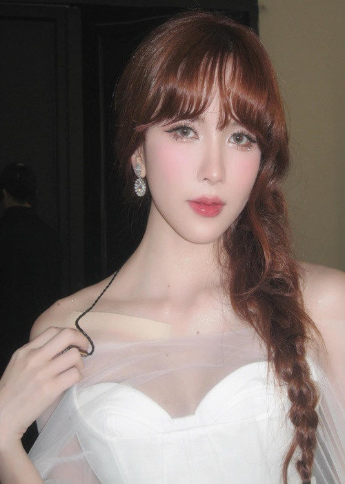 Thiều Bảo Trâm hiện tại tập trung vào công việc. Cô nhắn nhủ fan: “Mình sống một mình cũng quen rồi nên sẽ quay lại với sự độc thân, tập trung làm việc hơn nữa”. Ảnh: FB Thiều Bảo Trâm.