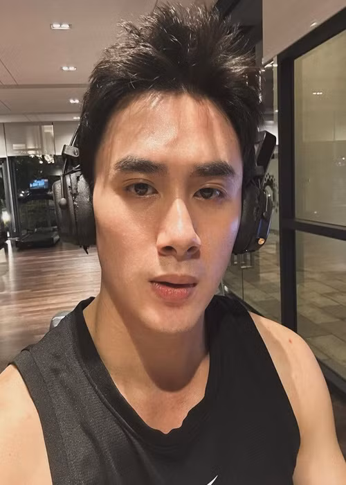 Theo Duyên Dáng Việt Nam, quán quân The Next Gentleman 2022 theo học ngành diễn viên tại Đại học Sân khấu và Điện ảnh Hà Nội. Ảnh: FB Phạm Văn Kiên.