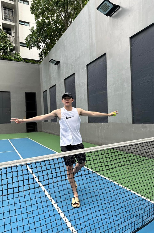 Nam người mẫu sinh năm 2000 có chiều cao 1m82. Ảnh: FB Phạm Văn Kiên.