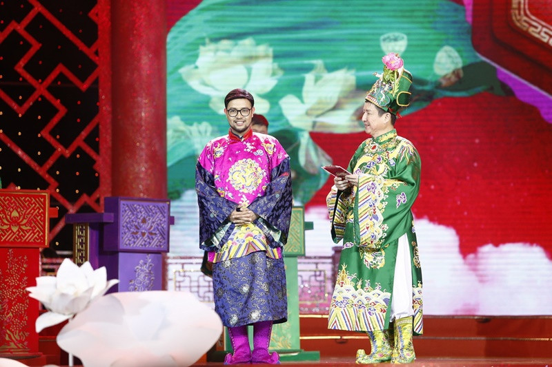 Ở một số mùa trước đây của chương trình Táo quân, các Táo thường trực tiếp tranh tài trong các cuộc thi như Hoa Táo, Giành ghế, Vòng quay tham nhũng. Ảnh: VTV.