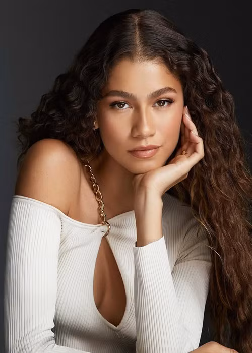 "Tôi thích nhảy và biên đạo. Đó là cách tôi tập thể dục. Hãy tìm thứ gì đó thực sự thú vị đối với bạn. Có thể là bài tập thể dục nhịp điệu hoặc bất cứ thứ gì khác", Zendaya chia sẻ. Ảnh: Instagram Zendaya.