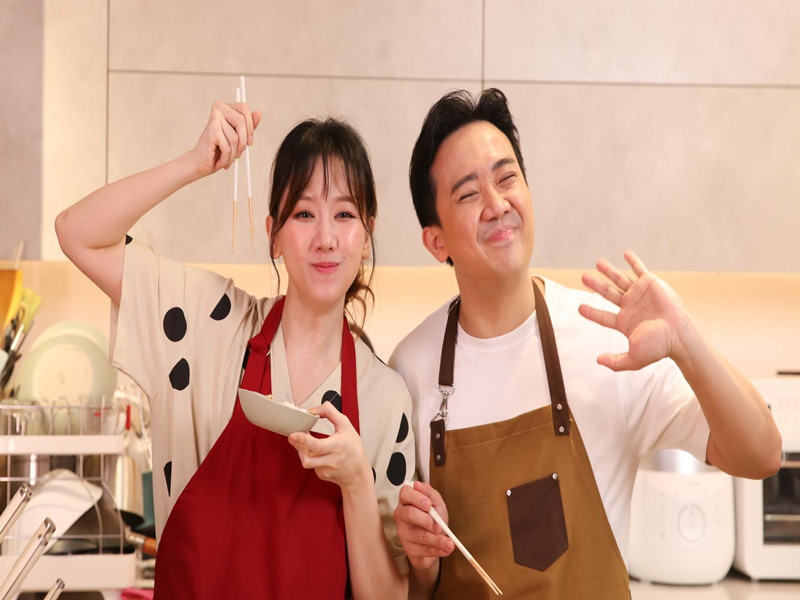 Trấn Thành nhiều lần vào bếp nấu ăn cho Hari Won. Ảnh: Thể Thao Văn Hóa.