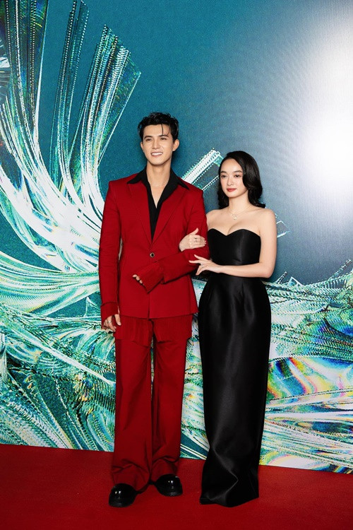 Theo Vietnamnet, trên màn ảnh, Trần Ngọc Vàng và Kaity Nguyễn có một số cảnh thân mật, âu yếm và hôn nhau mức độ vừa phải. Ảnh: FB Trần Ngọc Vàng.