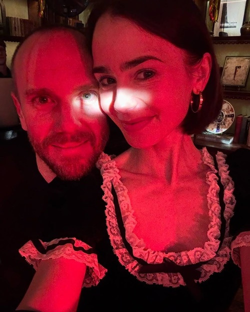 Diễn viên Lily Collins đón giao thừa ở London (Anh) cùng chồng cô - đạo diễn McDowell. Ảnh: Instagram Lily Collins.