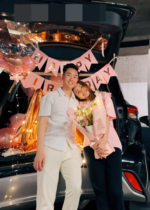 Ở Canada, Diễm Hương theo đuổi công việc phun xăm, làm MC còn David kinh doanh.