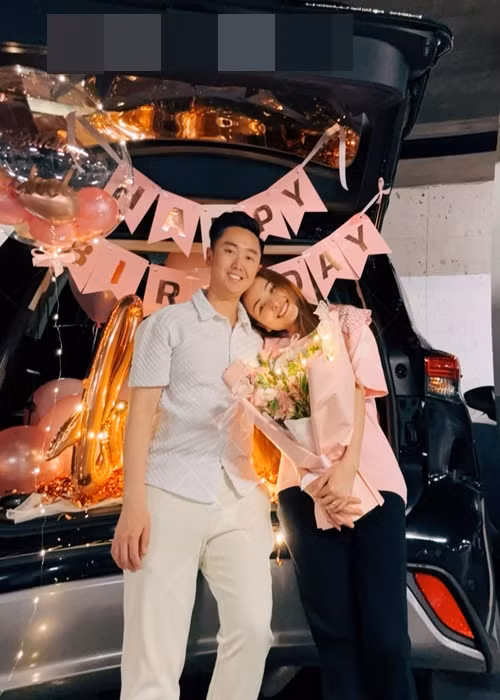 Ở Canada, Diễm Hương theo đuổi công việc phun xăm, làm MC còn David kinh doanh.