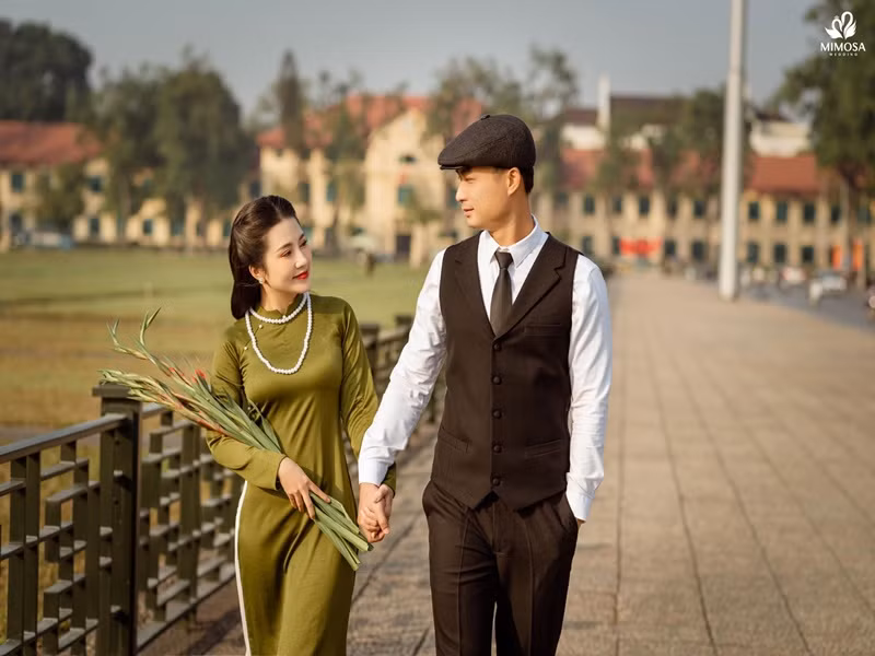 Duy Hưng chia sẻ trên Vietnamnet, vợ anh chưa bao giờ có thái độ ghen tuông khi chồng đóng cảnh tình tứ với bạn diễn nữ. Ảnh: FB Duy Hưng.