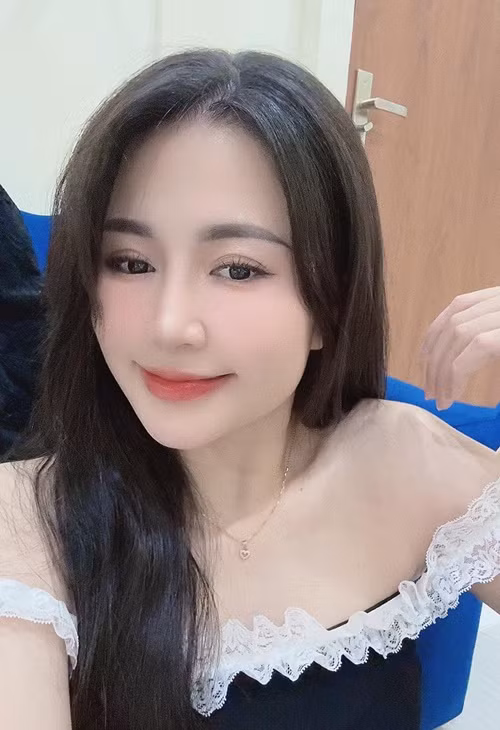 Huyền Nguyễn là diễn viên, từng đóng vai phản diện trong các sitcom, tiểu phẩm hài của Ham TV, Bich TV. Cô được mệnh danh là "ác nữ" của làng sitcom Việt. Ảnh: FB Huyền Nguyễn.