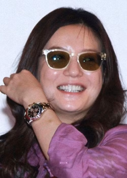 Nàng "Én nhỏ" tăng cân mất kiểm soát khiến ngoại hình không còn trẻ trung. Ảnh: Sina.