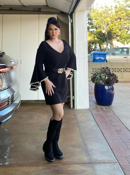 Ở Mỹ, nữ ca sĩ thi thoảng nhận show biểu diễn vì muốn gặp gỡ đồng nghiệp và khán giả.