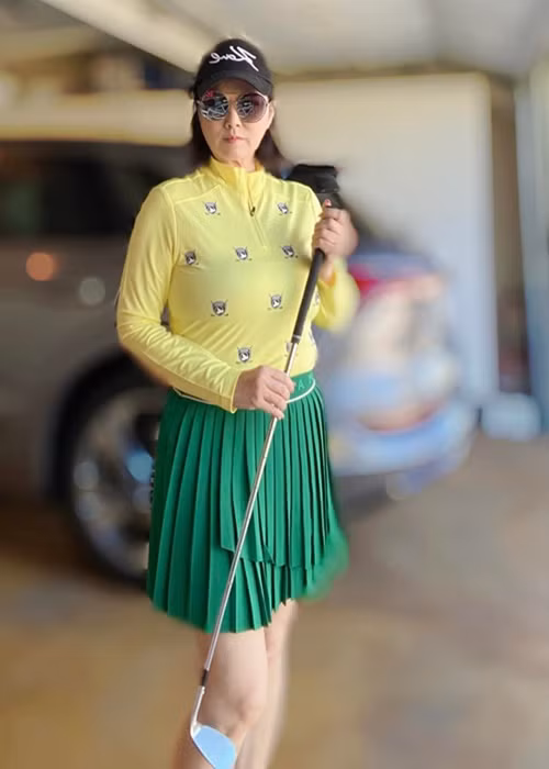 Rảnh rỗi, vợ cố nghệ sĩ Chí Tài đi đánh golf, nấu ăn.