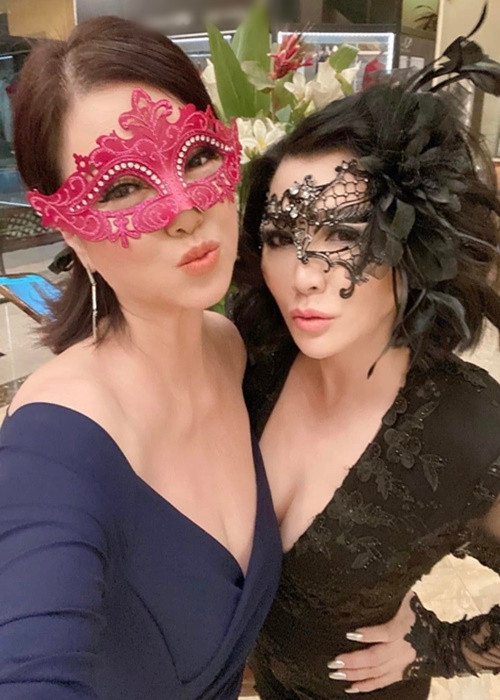 Nghệ sĩ thân thiết nhất với Phương Loan ở Mỹ trong 5 năm qua là ca sĩ Trizzie Phương Trinh.