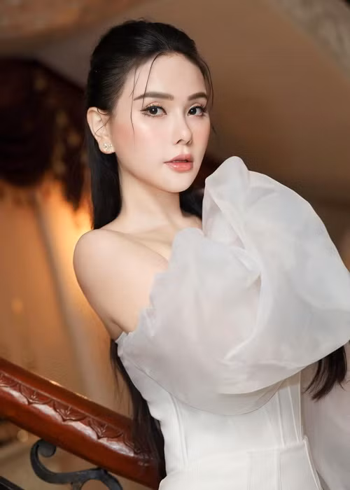 Thu Thủy ngày càng đẹp, luôn chỉn chu mỗi khi xuất hiện trước công chúng.