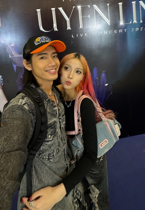 Quang Đăng chia sẻ trên Người Lao Động, anh học thêm tiếng Trung còn Yee Pink học tiếng Việt. Cặp đôi trau dồi từ vựng cho nhau. Ảnh: FB Quang Đăng.