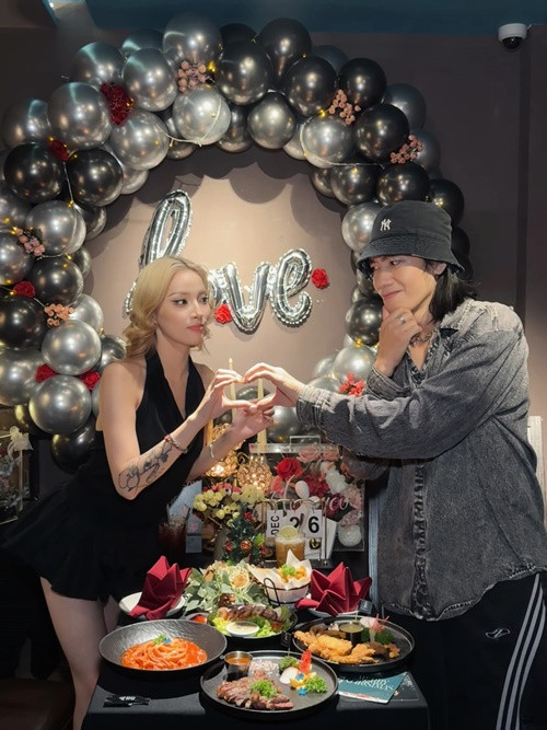 Quang Đăng và Yee Pink kỷ niệm 5 năm hẹn hò vào cuối tháng 12/2024. Ảnh: Yee Pink.