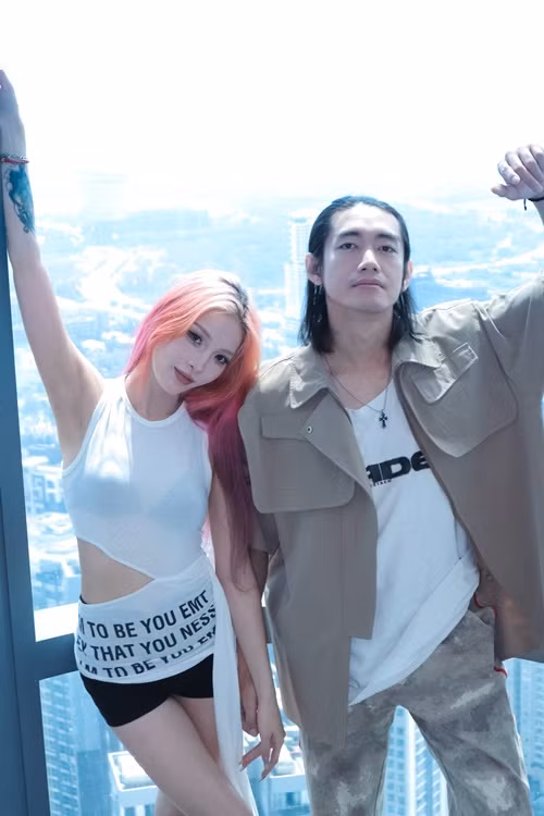 Quang Đăng từng không muốn kết hôn nhưng sẵn sàng lập gia đình nếu việc làm này cần thiết, giúp vun vén mối quan hệ với Yee Pink bền vững. Ảnh: FB Quang Đăng.