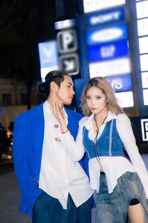 Quang Đăng và Yee Pink dính như sam. Cặp đôi tham gia nhiều sự kiện cùng nhau. Ảnh: FB Quang Đăng.