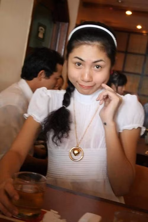 Ca sĩ Thủy Tiên bắt đầu sự nghiệp ca hát chuyên nghiệp vào năm 2005. Khi mới vào nghề, nhan sắc của cô không quá nổi bật. Ảnh: Arttimes.