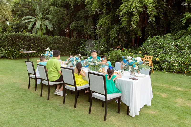 Đỗ Mạnh Cường từng thuê 3 người giúp việc để hỗ trợ anh nấu ăn, cho con uống sữa, đút cho con ăn, ru con ngủ.