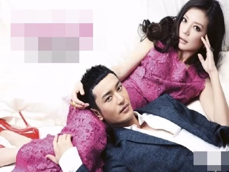 Ngay cả khi đã yêu Angelababy, Huỳnh Hiểu Minh vẫn thân mật với Triệu Vy. Ảnh: Màn Ảnh Sân Khấu.