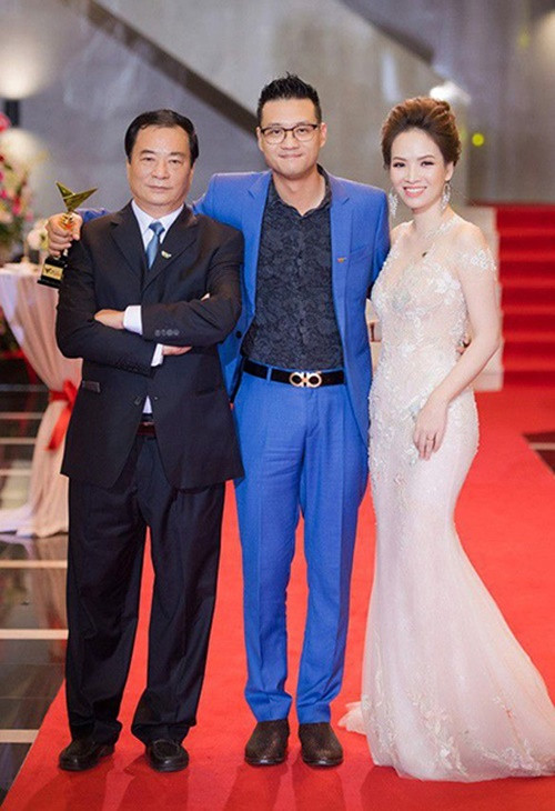 “Sau đó, Khải Anh đi làm thư ký, trợ lý thậm chí dọn dẹp cho các đoàn phim ở Trung tâm Sản xuất phim truyền hình VFC. Sau đó 4-5 năm đi học các khóa đào tạo ở nước ngoài rồi thi vào VFC trúng tuyển”, nghệ sĩ Khải Hưng chia sẻ. Ảnh: Gia Đình Xã Hội.