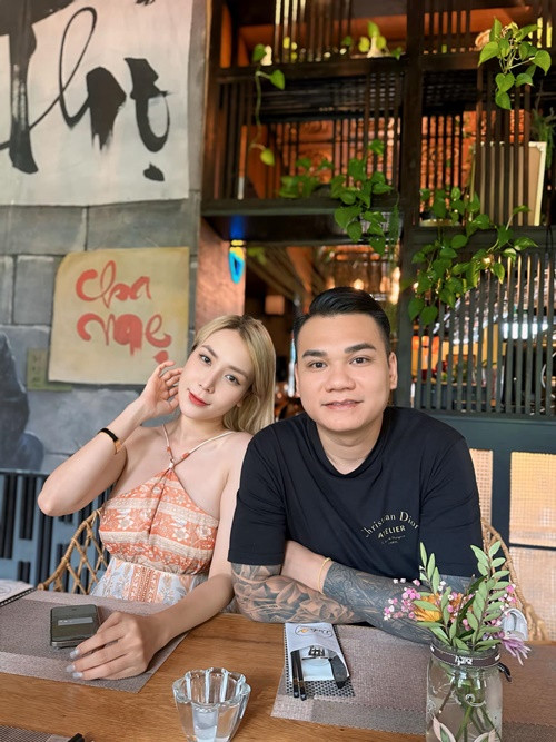 Thảo Bebe từng cho biết, ban đầu cô nghĩ Khắc Việt là một người đàn ông "rất gì và này nọ". Nhưng sau khi kết hôn, nữ DJ nhận thấy chồng là người rất tử tế với tất cả mọi người. Ảnh: FB Khắc Việt.