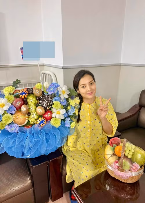 Loạt ảnh sau sinh ít ngày của vợ Lý Bình nhận được sự chú ý của nhiều người hâm mộ.