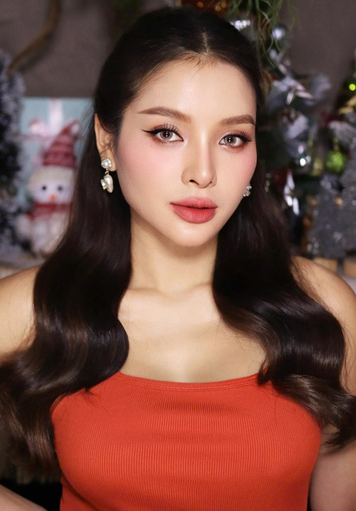 Năng lượng tích cực của Phương Trinh Jolie vào thời kỳ mang thai truyền cảm hứng đến nhiều khán giả.