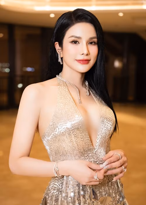Sắc vóc của Diệp Lâm Anh thăng hạng sau khi cô ly hôn năm 2022.