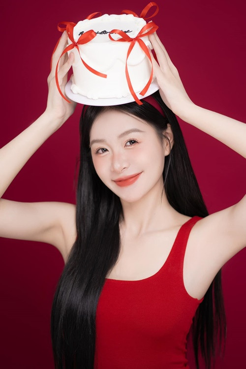 Nữ diễn viên phim Không thời gian chia sẻ trên Vietnamnet, cô có con gái từ hồi sinh viên. Ảnh: FB Trang Emma.