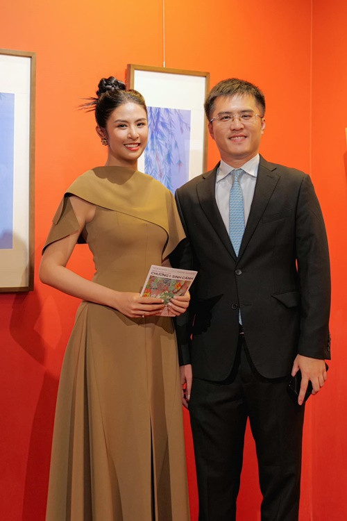 "Hoa hậu ngoan nhất Vbiz" tâm sự rằng vì công việc, cô đã phải đi xa nhiều bởi vậy Tết là thời gian cô dành trọn vẹn cho gia đình.