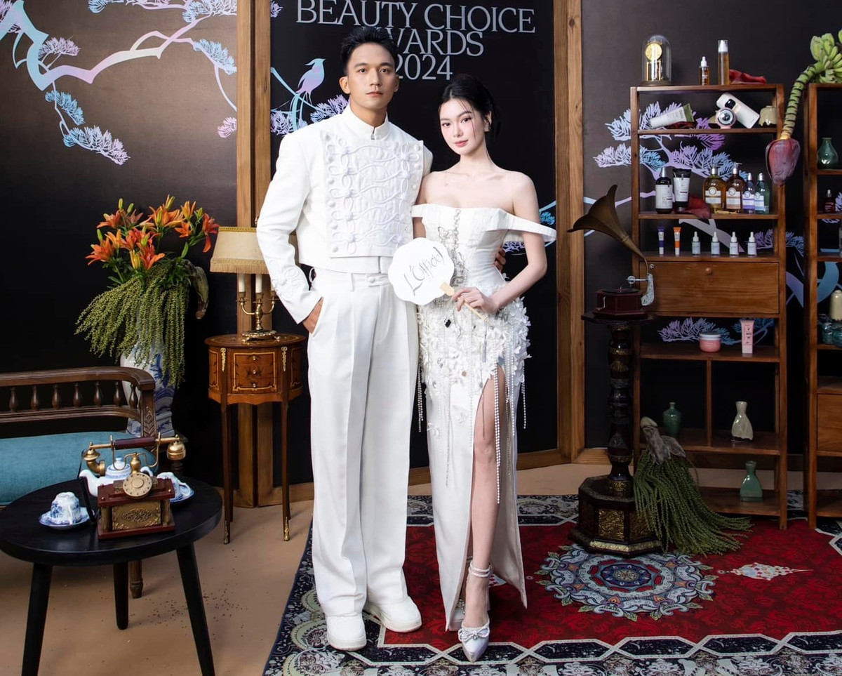 Yên Đan xuất thân là người mẫu nên sở hữu vóc dáng và nhan sắc ấn tượng. Ngoài đời, cô là bạn gái của người mẫu kiêm diễn viên Đỗ Nhật Hoàng - nam chính của phim điện ảnh Ngày xưa có một chuyện tình.