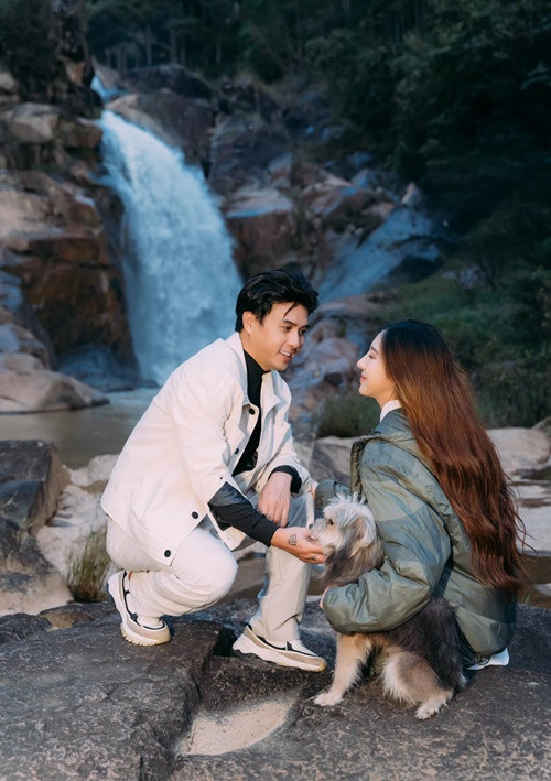 Vợ chồng Hồ Quang Hiếu đón con trai gia nhập tổ ấm sau hai năm đăng ký kết hôn.