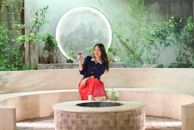 Nữ ca sĩ còn có trong tay mảnh đất hàng nghìn m2 ở TP HCM. Biệt thự vườn của Mỹ Tâm hiện tại có nhiều cây ăn trái, hoa, rau xanh. Ảnh: FB Mỹ Tâm.