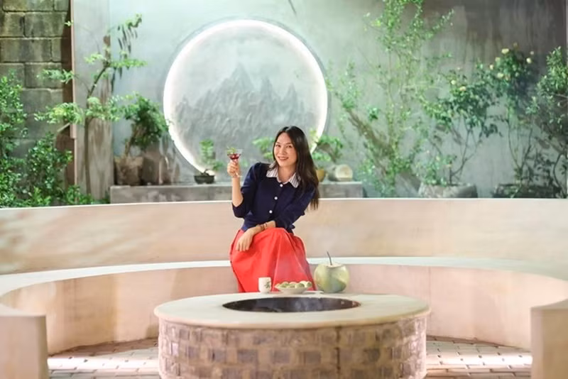 Nữ ca sĩ còn có trong tay mảnh đất hàng nghìn m2 ở TP HCM. Biệt thự vườn của Mỹ Tâm hiện tại có nhiều cây ăn trái, hoa, rau xanh. Ảnh: FB Mỹ Tâm.