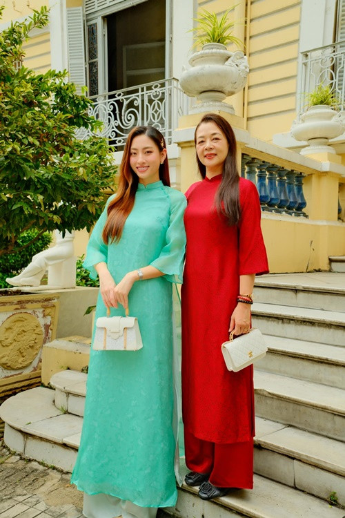 Tài sắc vẹn toàn, gần như sạch scandal, Miss World Vietnam 2019 được khán giả yêu mến.