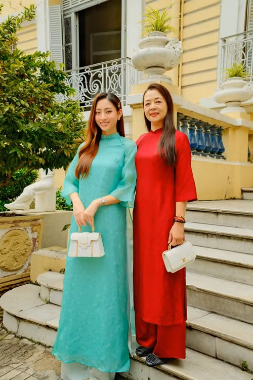 Tài sắc vẹn toàn, gần như sạch scandal, Miss World Vietnam 2019 được khán giả yêu mến.