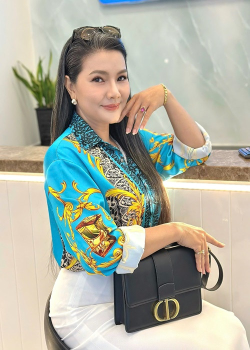 Kiều Trinh đã học judo một năm với thầy giáo, tập luyện trong một nhóm cascadeur. Nữ diễn viên còn biết hát nhạc bolero, khiêu vũ cổ điển.