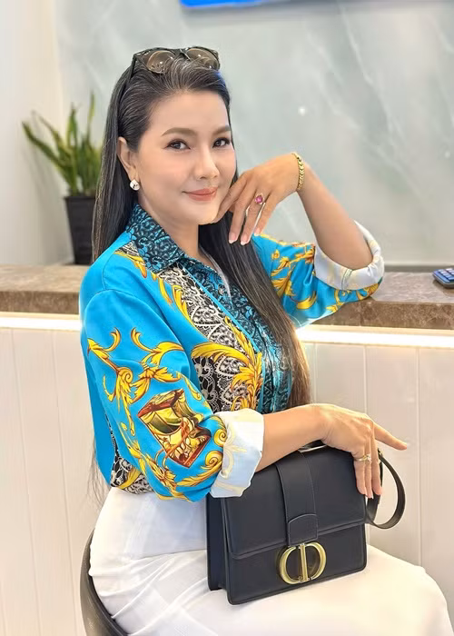 Kiều Trinh đã học judo một năm với thầy giáo, tập luyện trong một nhóm cascadeur. Nữ diễn viên còn biết hát nhạc bolero, khiêu vũ cổ điển.