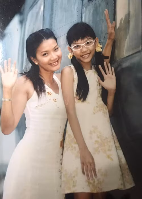 Kiều Trinh trẻ trung, xinh đẹp khi mới hoạt động nghệ thuật.