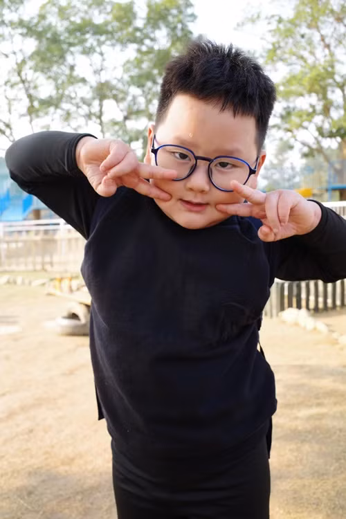 Nhiều người khen Trà My khéo nuôi con. Nữ ca sĩ chia sẻ, bé Hayden trộm vía tăng cân đều, khỏe mạnh.