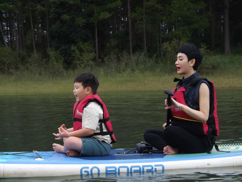 Cậu nhóc khóc hay cười đều khiến người hâm mộ đứng ngồi không yên vì biểu cảm hài hước.