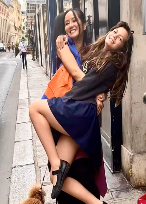 Tôm và Tép đều sở hữu chiều cao vượt trội, gương mặt có nhiều nét đẹp của bố mẹ.